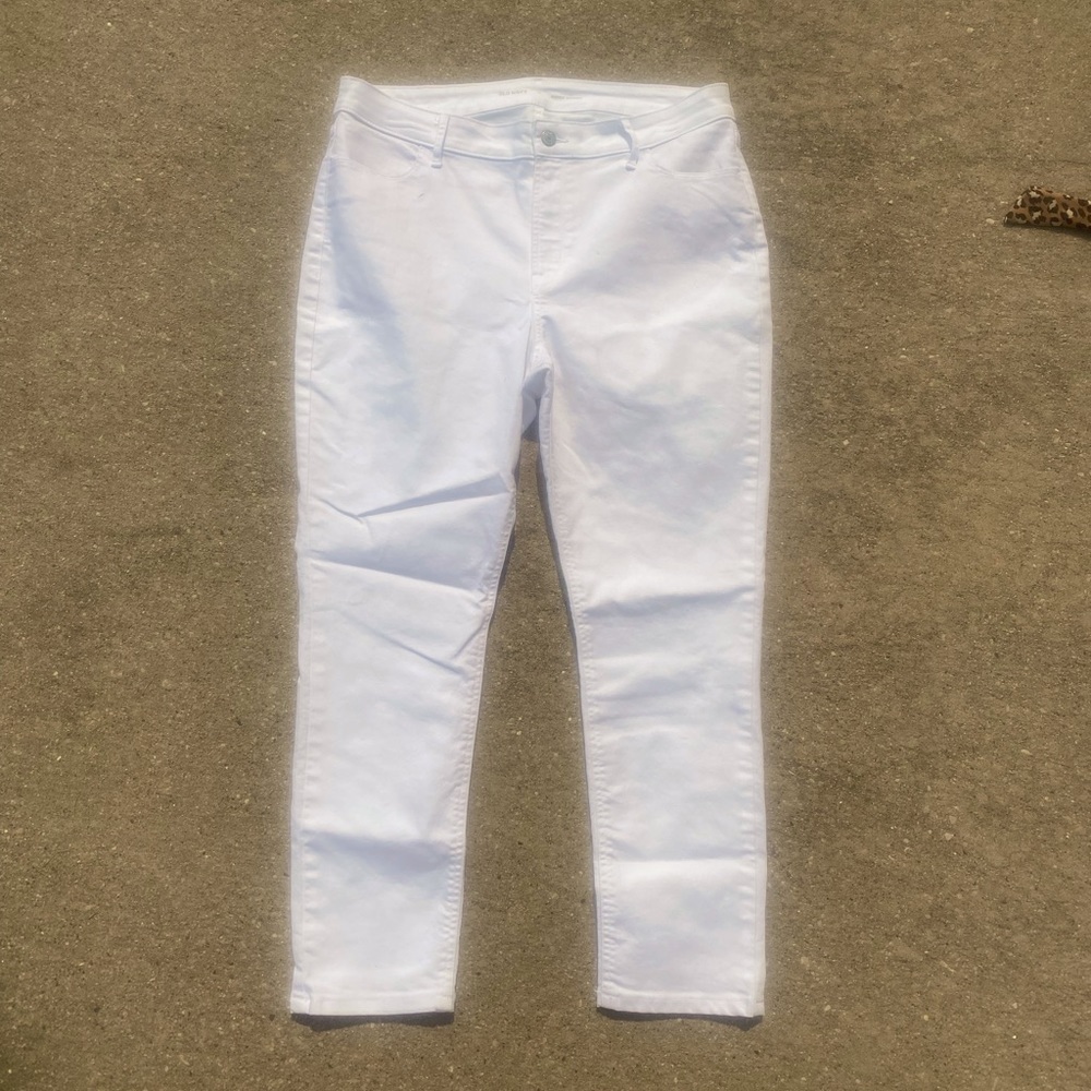 Old Navy Super-Skinny High-rise White Jeans - Size 14